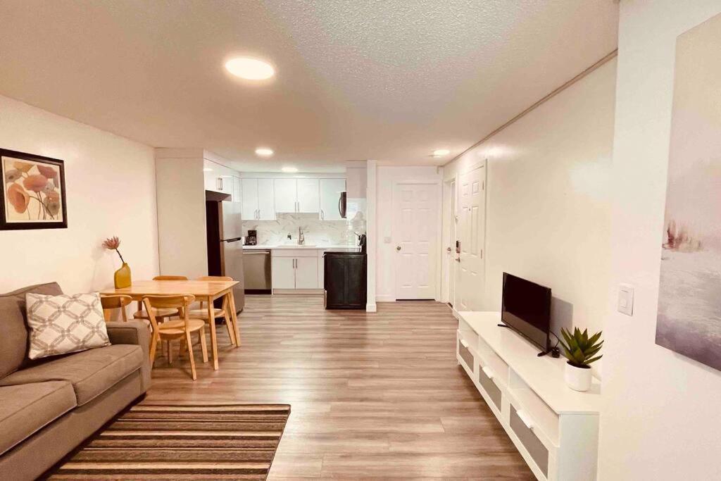 Апартаменты Unit #201 Cozy Mountain View 1Br In Dt Канмор Экстерьер фото